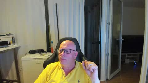 Andy online show from April 16, 9:39 pm