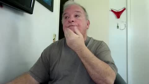 mackdocc001 online show from October 16, 3:13 pm