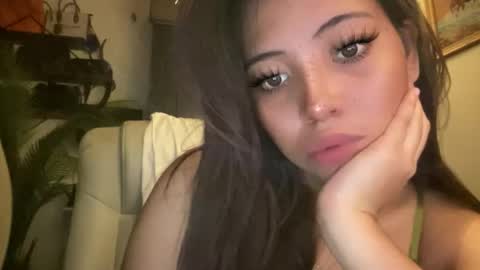 Snapshot of macycollinx chatting on February 5, 3:49 pm Maceey online show from February 5, 3:49 pm