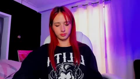 Snapshot of madame_lilith chatting on February 7, 2:04 pm madame lilith online show from February 7, 2:04 pm