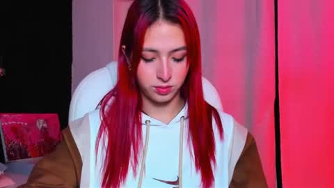 Snapshot of madame_lilith chatting on February 19, 11:06 am madame lilith online show from February 19, 11:06 am