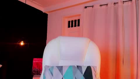 Snapshot of madame_lilith chatting on October 8, 11:19 am madame lilith online show from October 8, 11:19 am