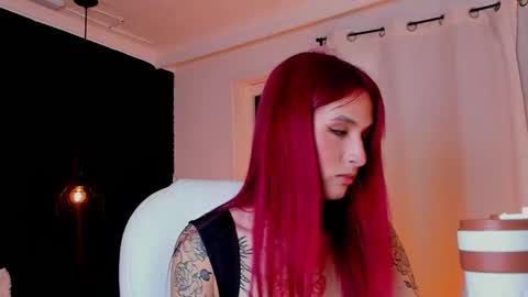 Snapshot of madame_lilith chatting on November 2, 11:23 am madame lilith online show from November 2, 11:23 am