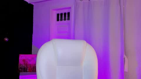 Snapshot of madame_lilith chatting on November 7, 11:43 am madame lilith online show from November 7, 11:43 am