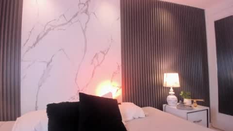 Snapshot of madame_lilith chatting on June 19, 11:14 am madame lilith online show from June 19, 11:14 am