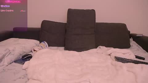 Snapshot of madamesquirttatti chatting on December 1, 7:36 pm MadameSquirtTatti online show from December 1, 7:36 pm