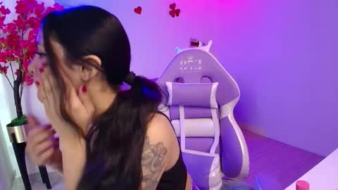 Snapshot of maddie_t18 chatting on February 24, 11:08 am maddie_t18 online show from February 24, 11:08 am