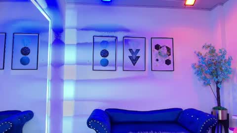 maddie_t18 online show from March 31, 11:32 am