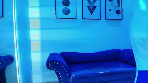 maddie_t18 online show from April 18, 11:58 am