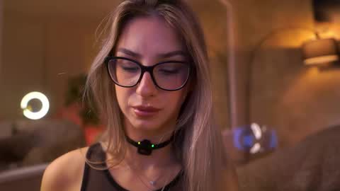 Maddie online show from April 18, 7:58 pm