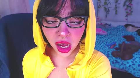 maddiie and clyde online show from October 11, 2:37 pm