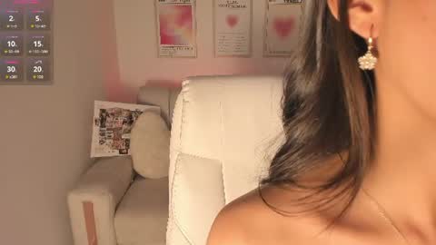 Snapshot of maddy_bronw chatting on June 27, 12:37 am Maddy online show from June 27, 12:37 am