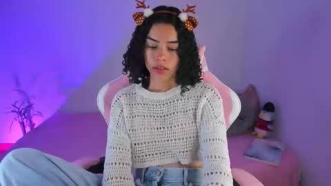 Snapshot of maddy_parker__ chatting on December 21, 6:59 pm maddy_parker__ online show from December 21, 6:59 pm