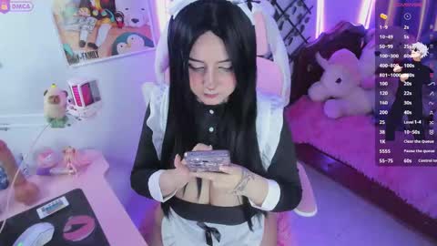 Maddy Foox online show from November 7, 2:17 pm