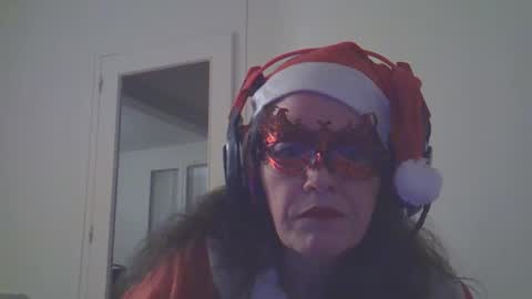maddykler1977 online show from December 24, 9:00 pm