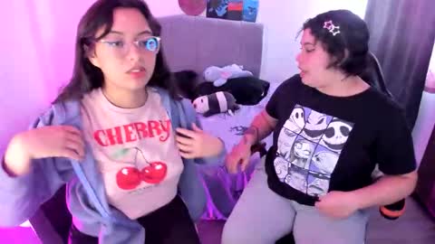 madelaine_taylor online show from May 2, 8:14 pm