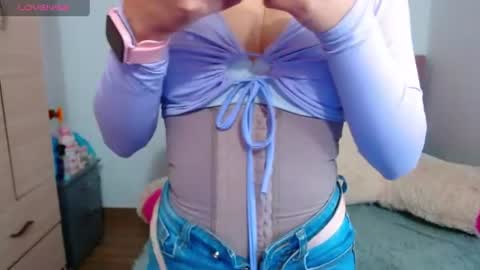 Snapshot of madelen_2 chatting on June 11, 11:14 pm madelen_2 online show from June 11, 11:14 pm