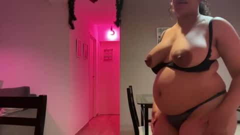 madellein online show from December 4, 2:21 am