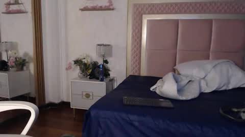 madhison_5 online show from April 11, 12:09 pm