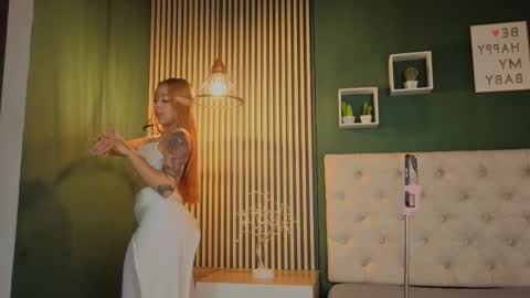 Snapshot of madison_little chatting on October 30, 12:50 pm Melissa 700 1400 -5 online show from October 30, 12:50 pm