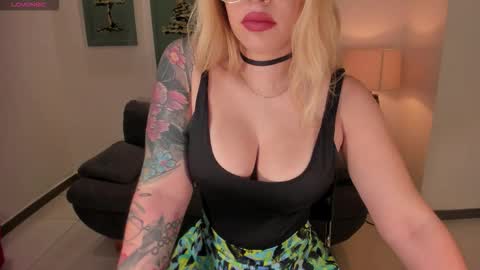 Madison Kane online show from December 14, 11:04 am