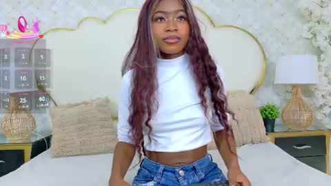Snapshot of madissonbonny_ chatting on July 20, 9:06 pm madissonbonny_ online show from July 20, 9:06 pm