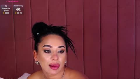 Snapshot of madyluxx chatting on June 27, 12:22 pm MadyLuxx online show from June 27, 12:22 pm