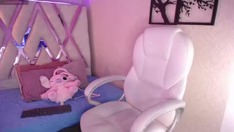 Madyson online show from April 18, 11:58 am