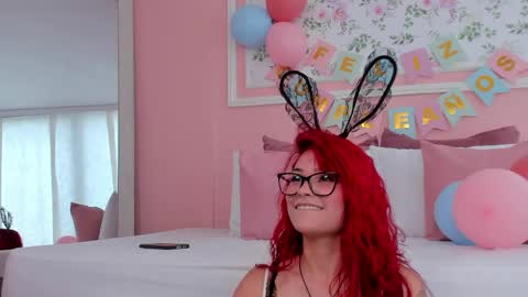 Mae Lyra online show from June 4, 6:03 pm