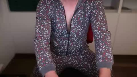 maenu_69 online show from April 11, 8:35 pm