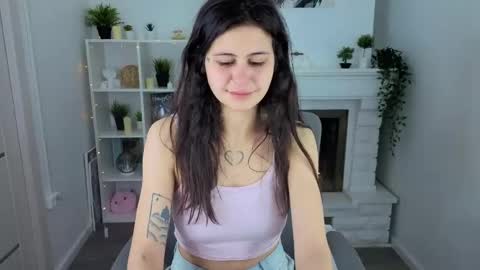 Mia online show from February 28, 3:35 pm