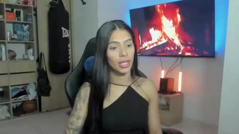 Snapshot of maeve_windsor chatting on July 19, 12:03 am Maeve online show from July 19, 12:03 am