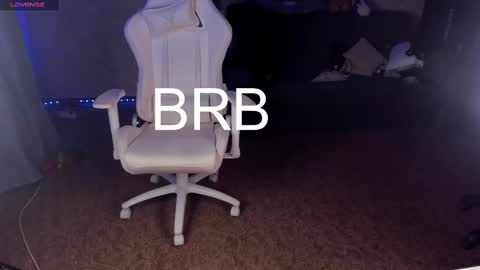 Maevee online show from March 2, 10:03 am