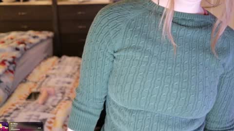 Snapshot of maevivant chatting on January 16, 9:19 pm Mae online show from January 16, 9:19 pm