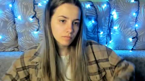 Maggie online show from April 12, 4:06 am