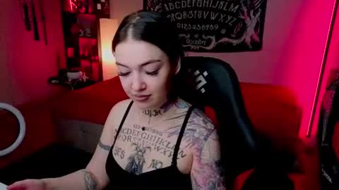 Snapshot of magic_alie chatting on July 15, 8:25 pm Magic Allie online show from July 15, 8:25 pm