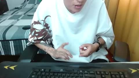 Snapshot of magic_jadee chatting on June 17, 5:03 pm Jade online show from June 17, 5:03 pm