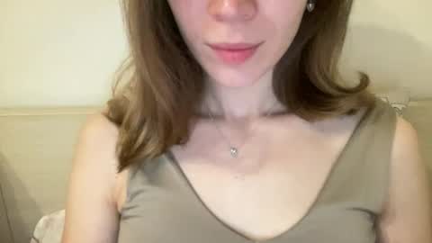 magicgirl50053 online show from April 6, 6:53 pm