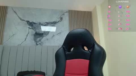 Snapshot of magievans1 chatting on February 25, 12:37 pm magievans1 online show from February 25, 12:37 pm