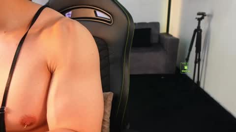 If you want me to use the Lovense please let me know  --    online show from February 20, 6:41 pm