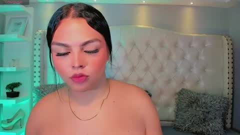 Snapshot of maia_hotts chatting on June 8, 8:42 pm CamiiGarcia online show from June 8, 8:42 pm