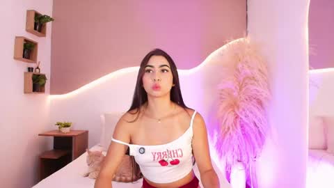 MAIA  LIA  online show from May 23, 10:03 pm