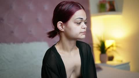  Maia  online show from March 26, 9:09 pm