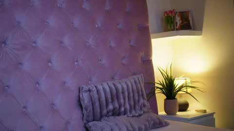  Maia  online show from April 15, 7:58 pm