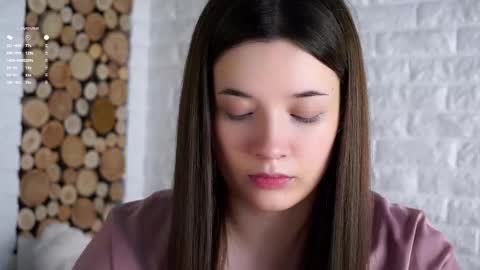 Lucy online show from September 19, 1:40 am