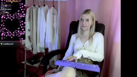 Your kitty online show from June 3, 3:53 am