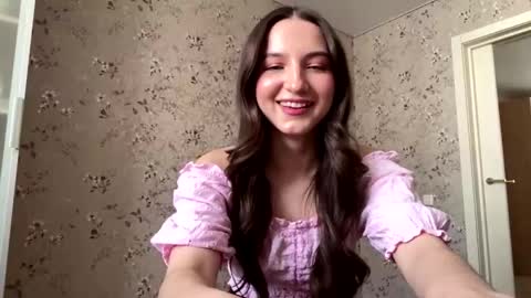 Snapshot of mairagloff chatting on February 24, 8:01 am DIna online show from February 24, 8:01 am