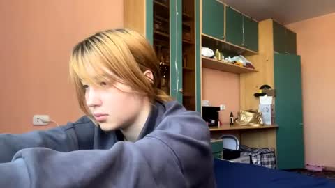 Evie online show from June 15, 1:24 pm