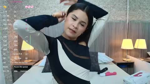   online show from May 28, 11:29 am