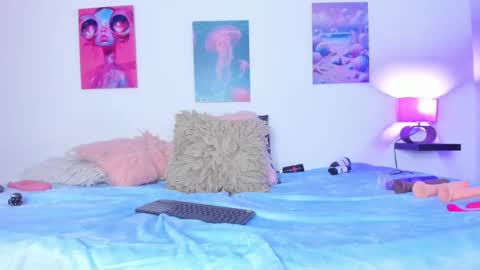 mai  online show from October 23, 7:56 pm